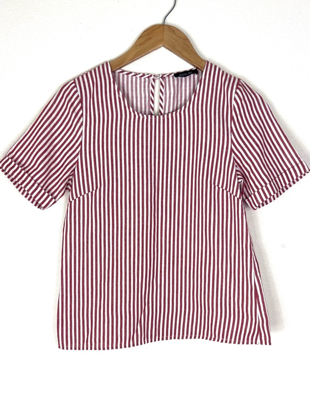 Striped Short-Sleeve Crewneck Top in Red and White Size Medium